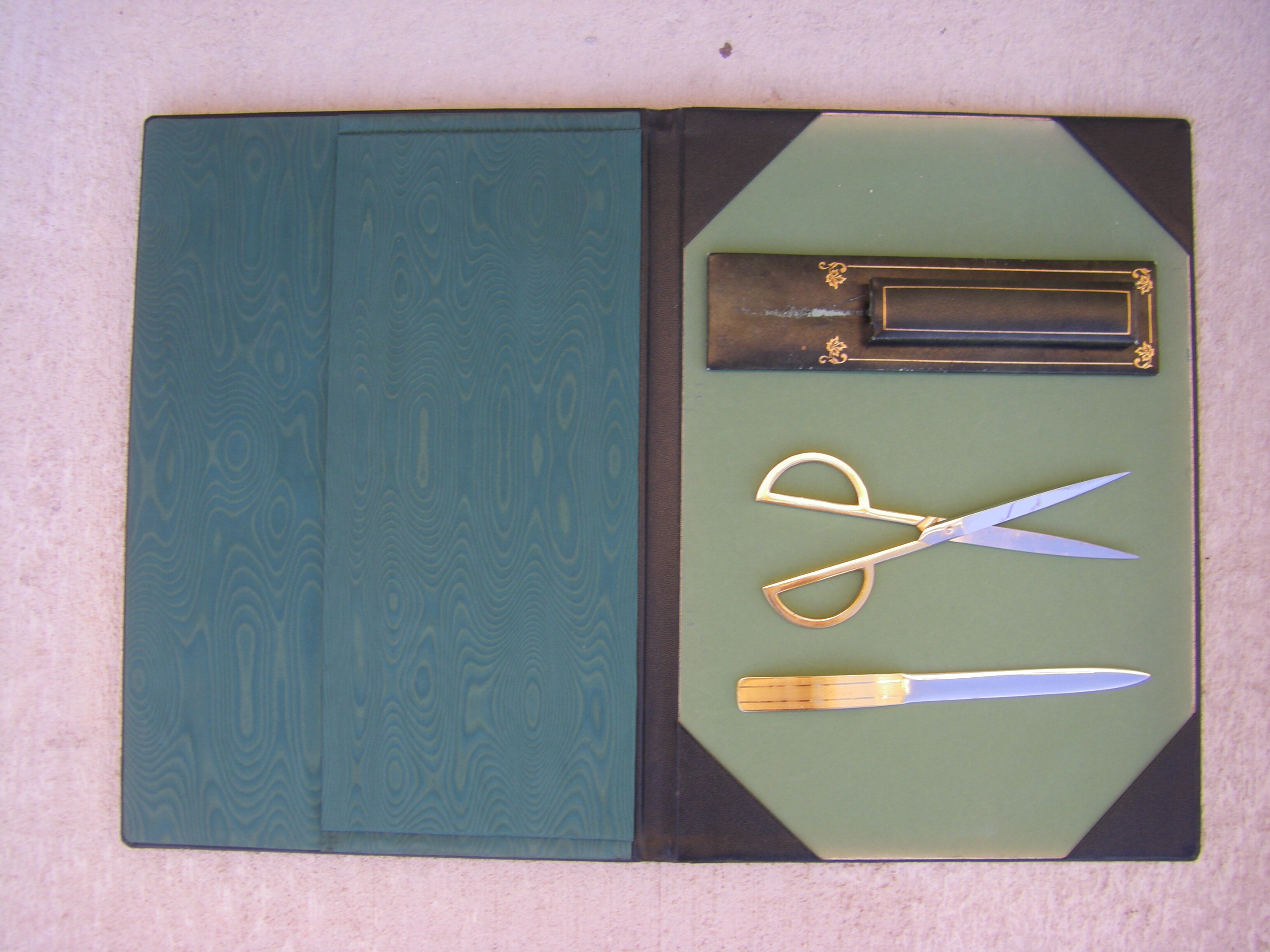 Leather office kit by The Tanner