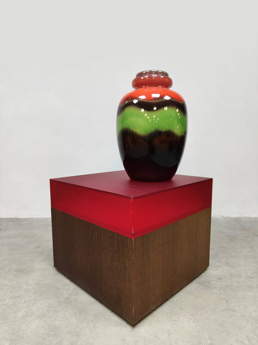 Vintage wooden acrylic lightbox sidetable 'Red light'