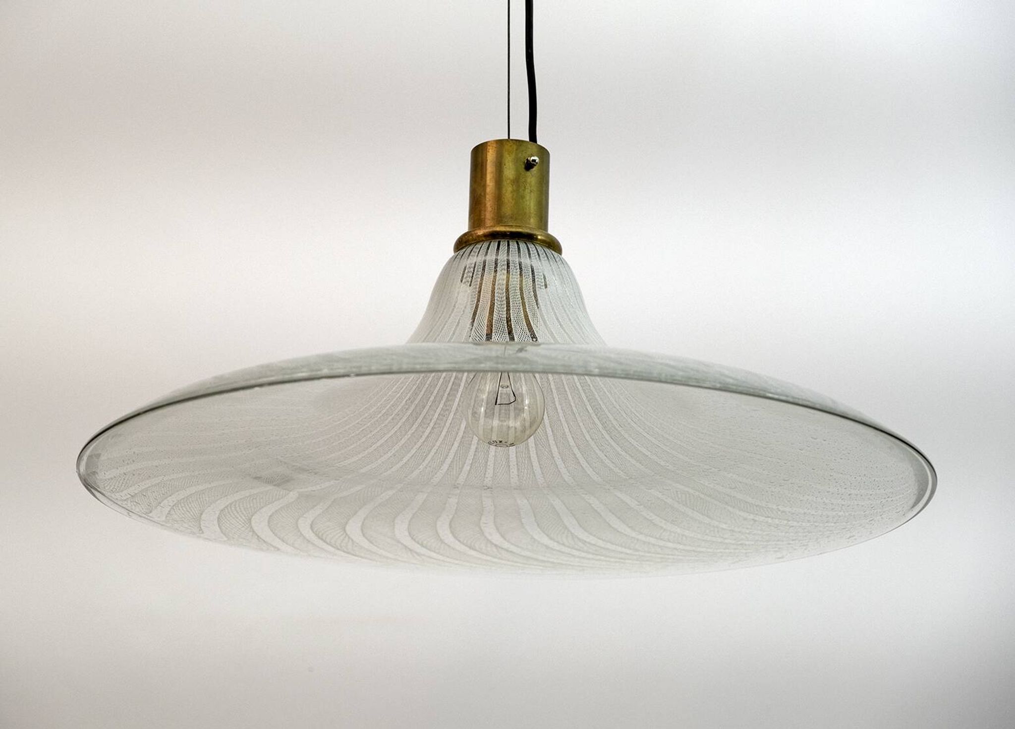 Suspension italienne en verre de Murano à bulles, style moderne du milieu du siècle, années 1970