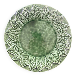 Plat feuilles vertes