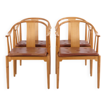 Set of 4 Hans J. Wegner China Chairs FH 4283 in cherry wood with leather by Fritz Hansen 1979