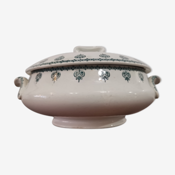 Old earthenware tureen of Céranord St Amand New Factories
