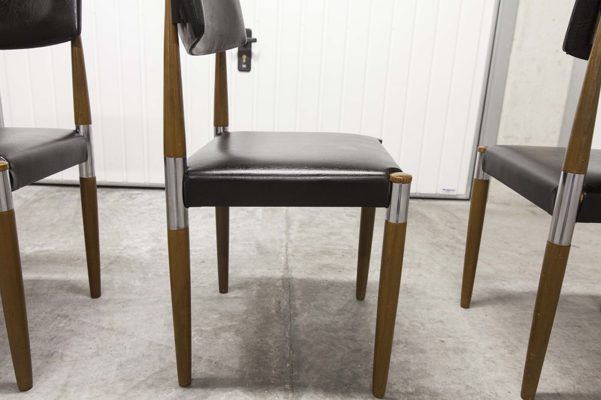Lot of 4 Scandinavian chairs feet fused wood 60's