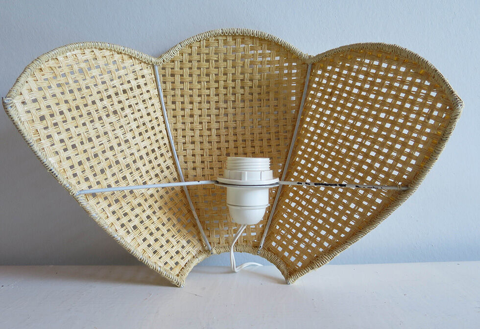 Flower cannage wall sconce