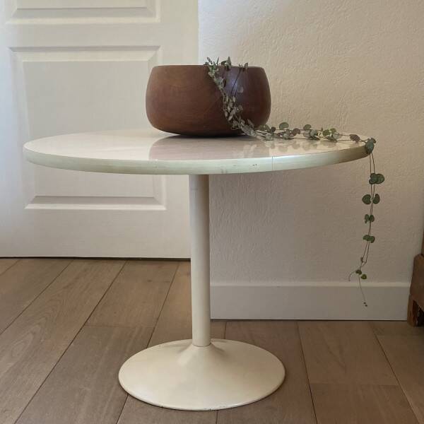 Tulip table