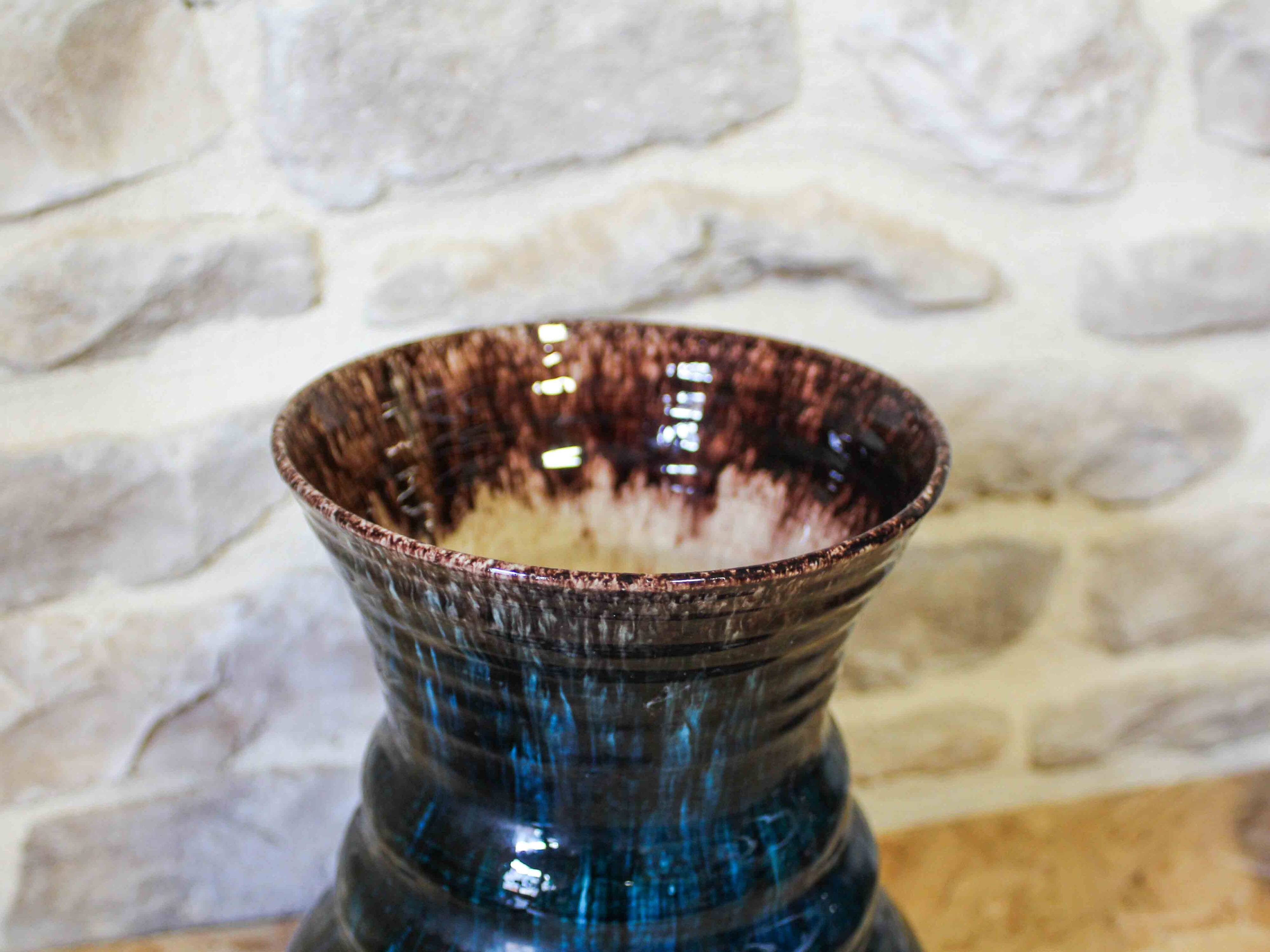 Accolay ceramic vase