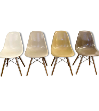 Lot de 4 chaises Eames DSW en fibre de verre | Selency