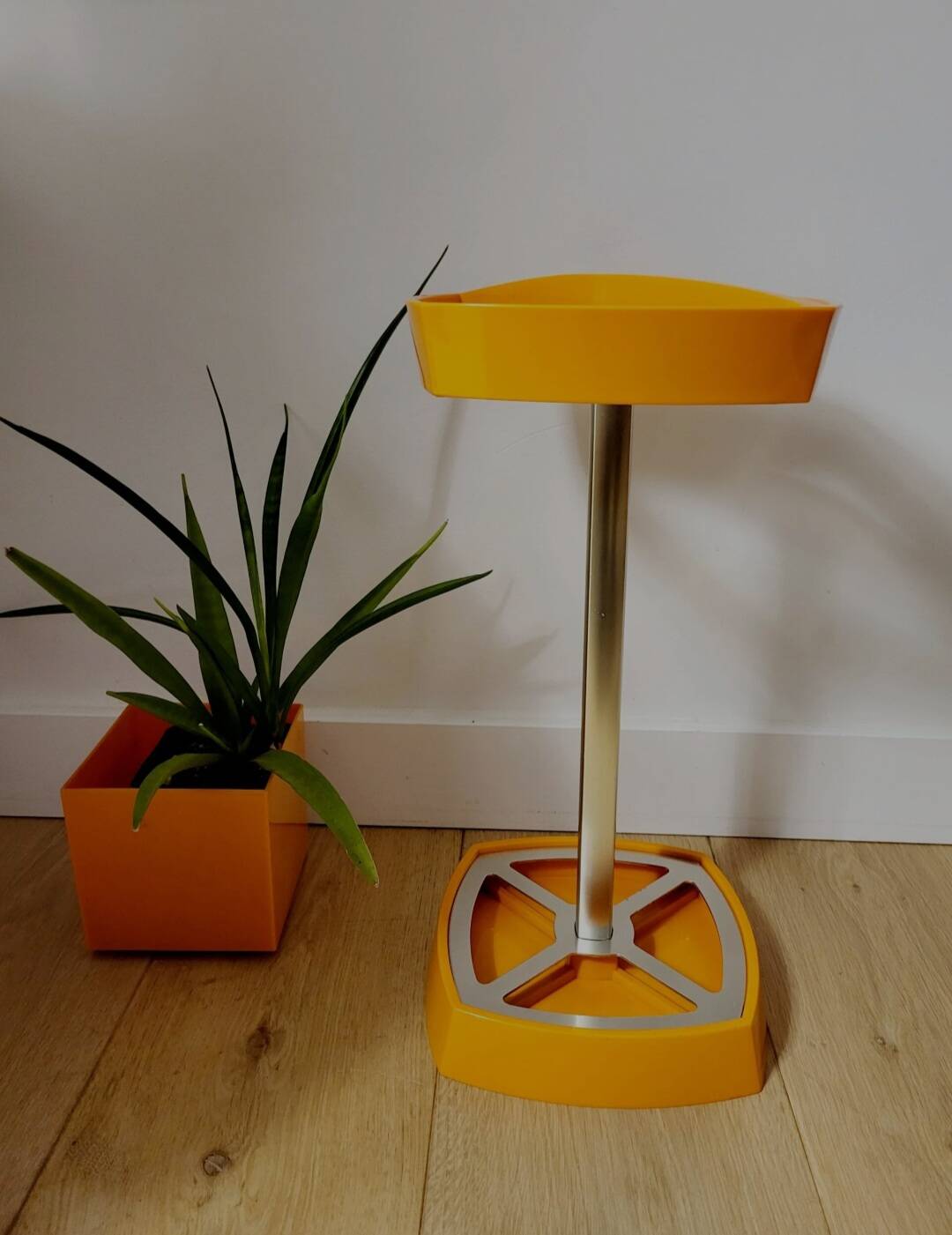 Porte-parapluie Space Age orange et argenté, 1970-80