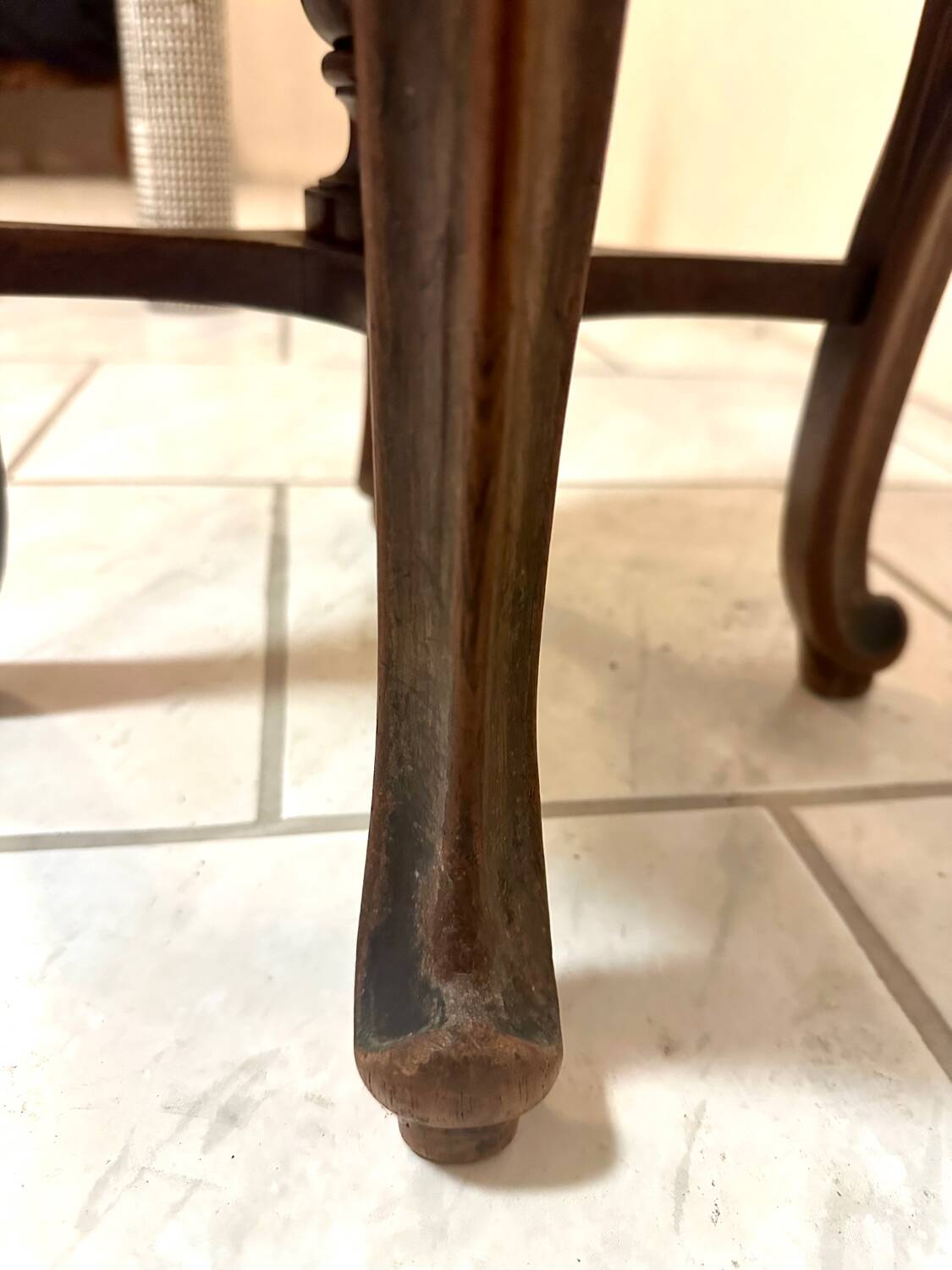 Antique Napoleon III adjustable piano stool and canvas