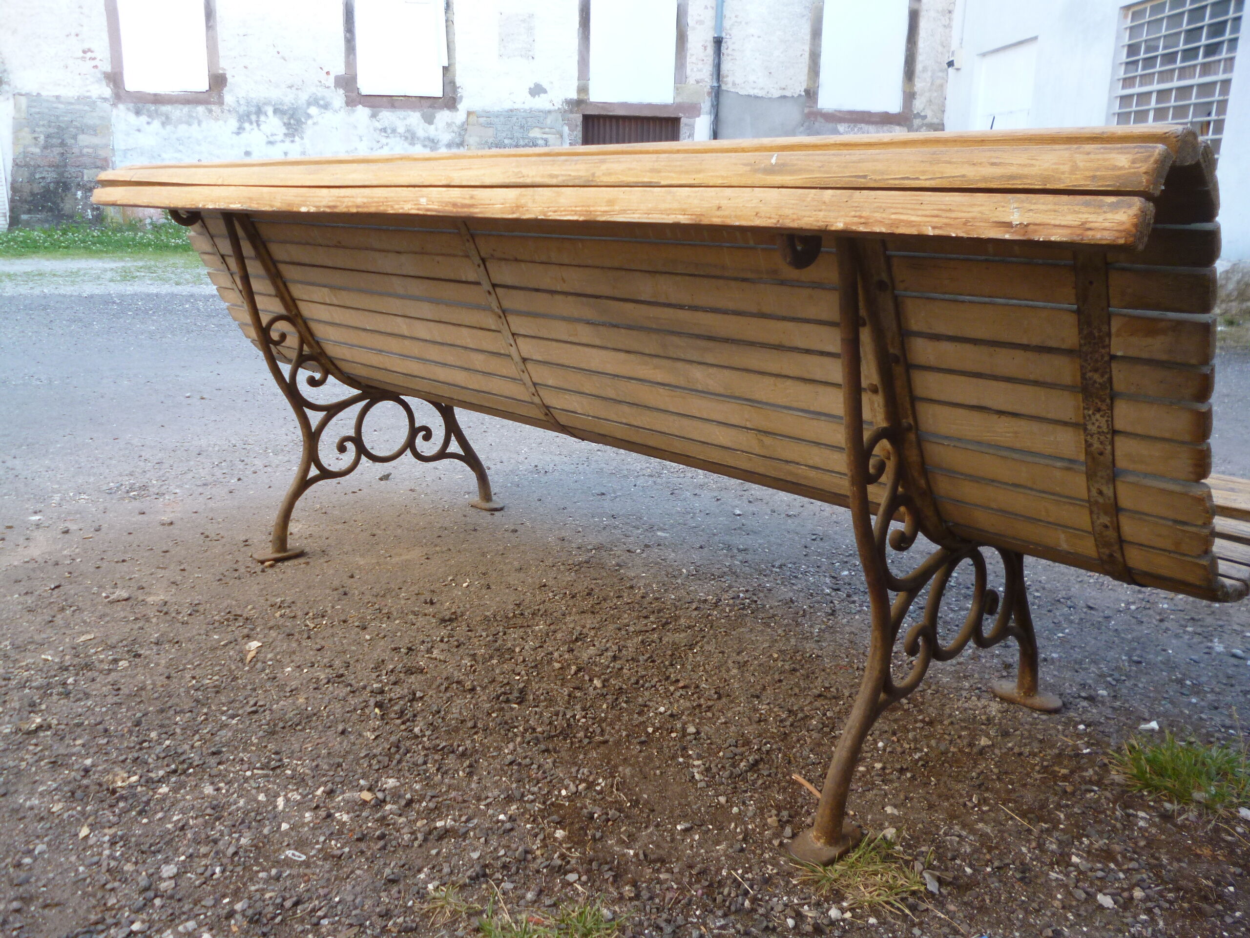 Garden bench wood and cast iron legs