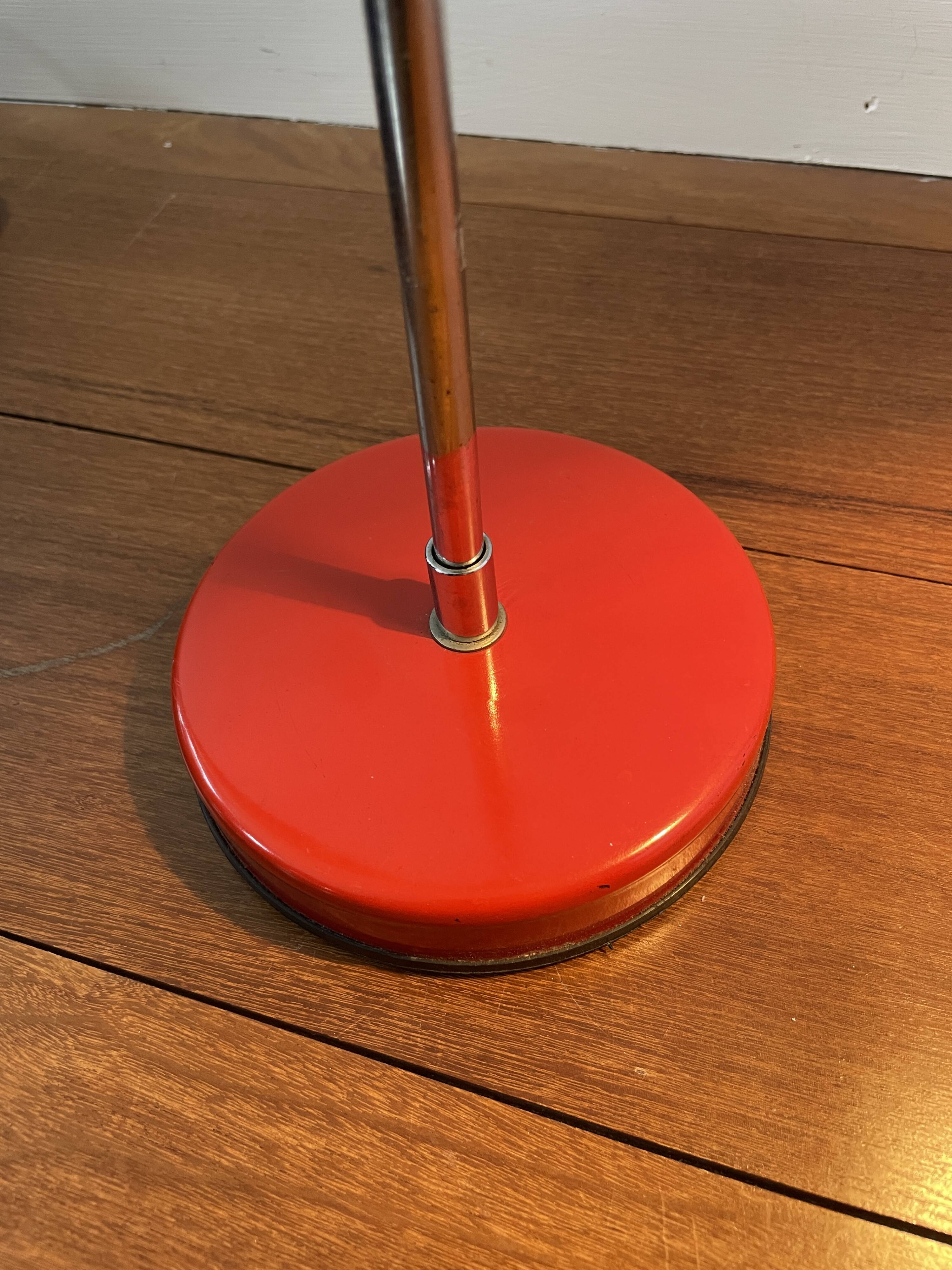 Lampe vintage rouge années 80 Veneta Lumi