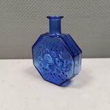 Blue glass vase from Riihimäen Lasi Finland, by Nanny Still.