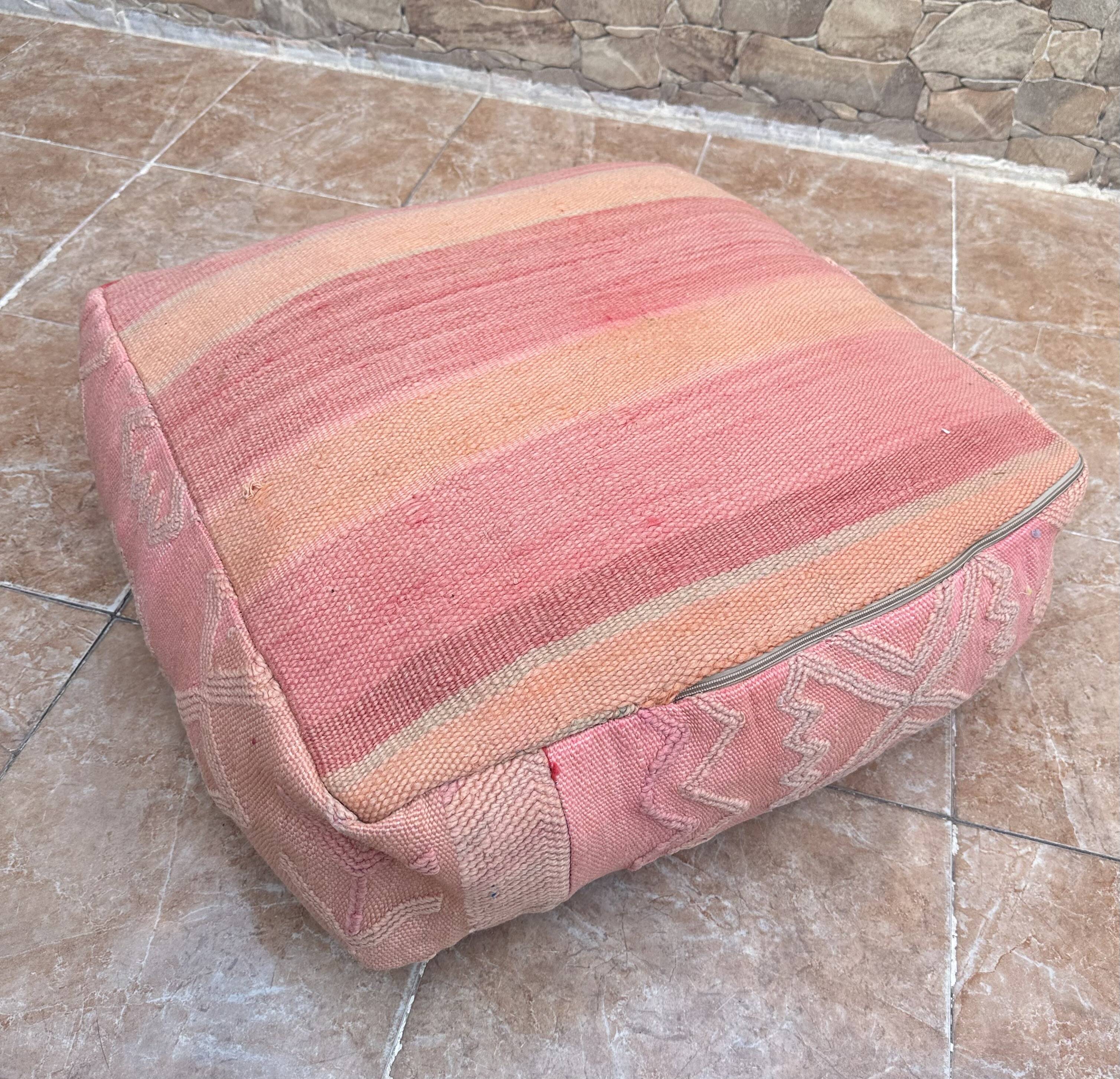 Pouf Kilim berbère fait main, coussin de sol