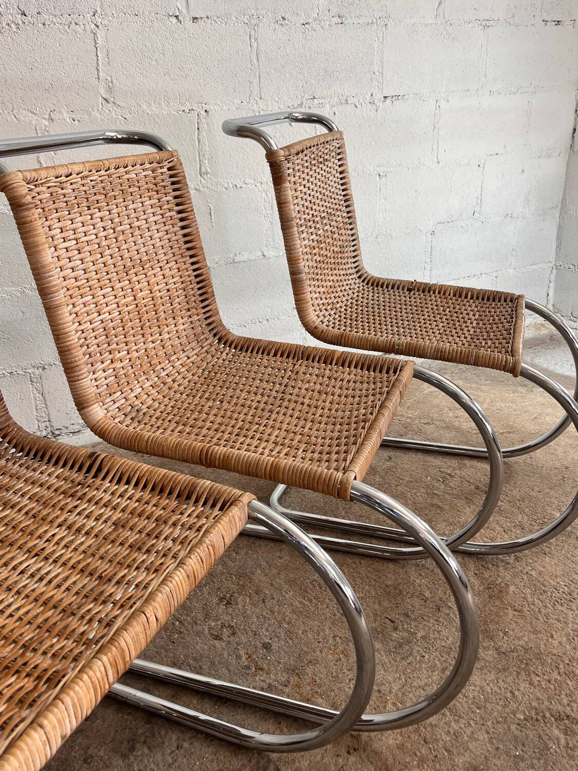 Set of 4 mr10 rattan chairs by mies van der rohe