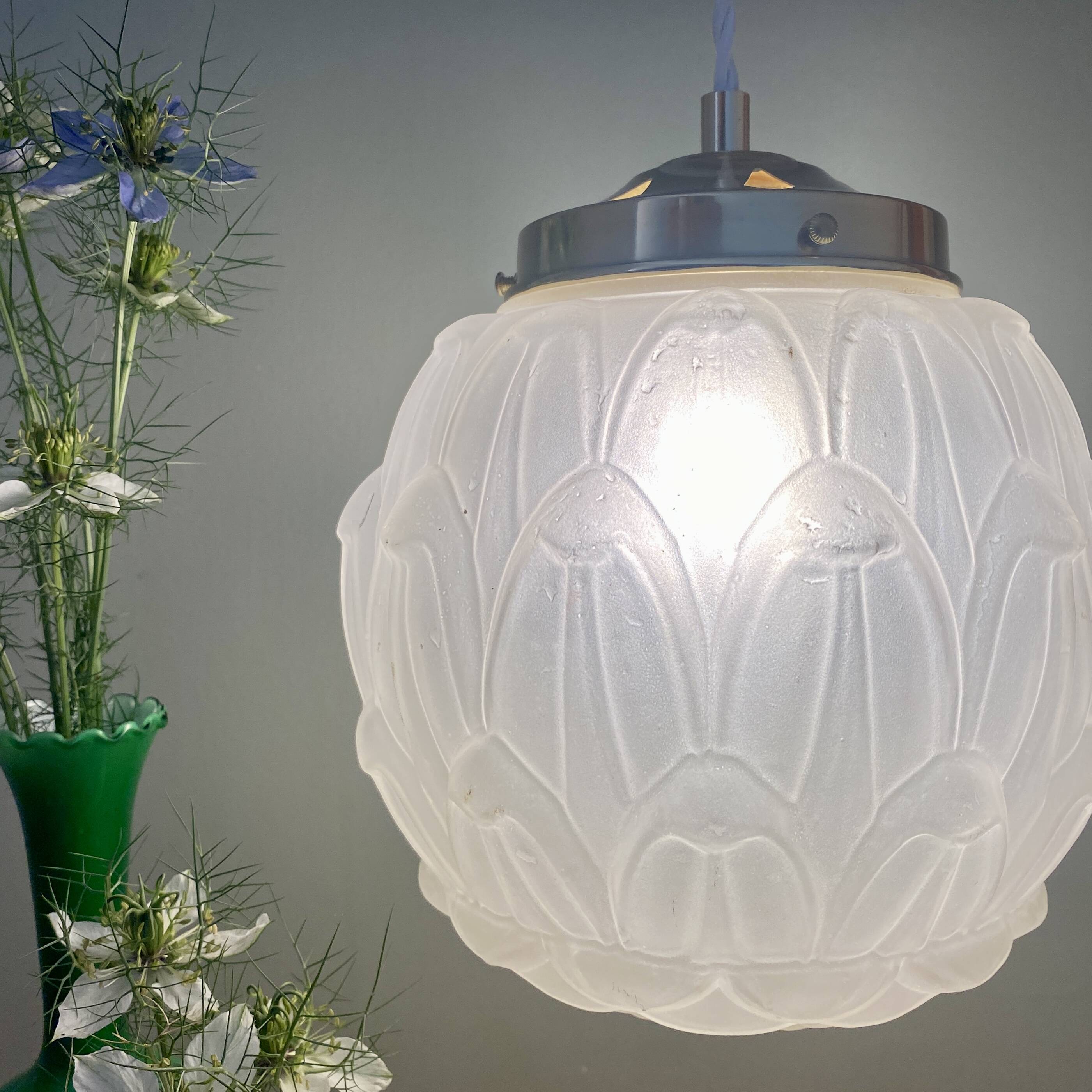 Vintage art deco globe pendant light in frosted glass