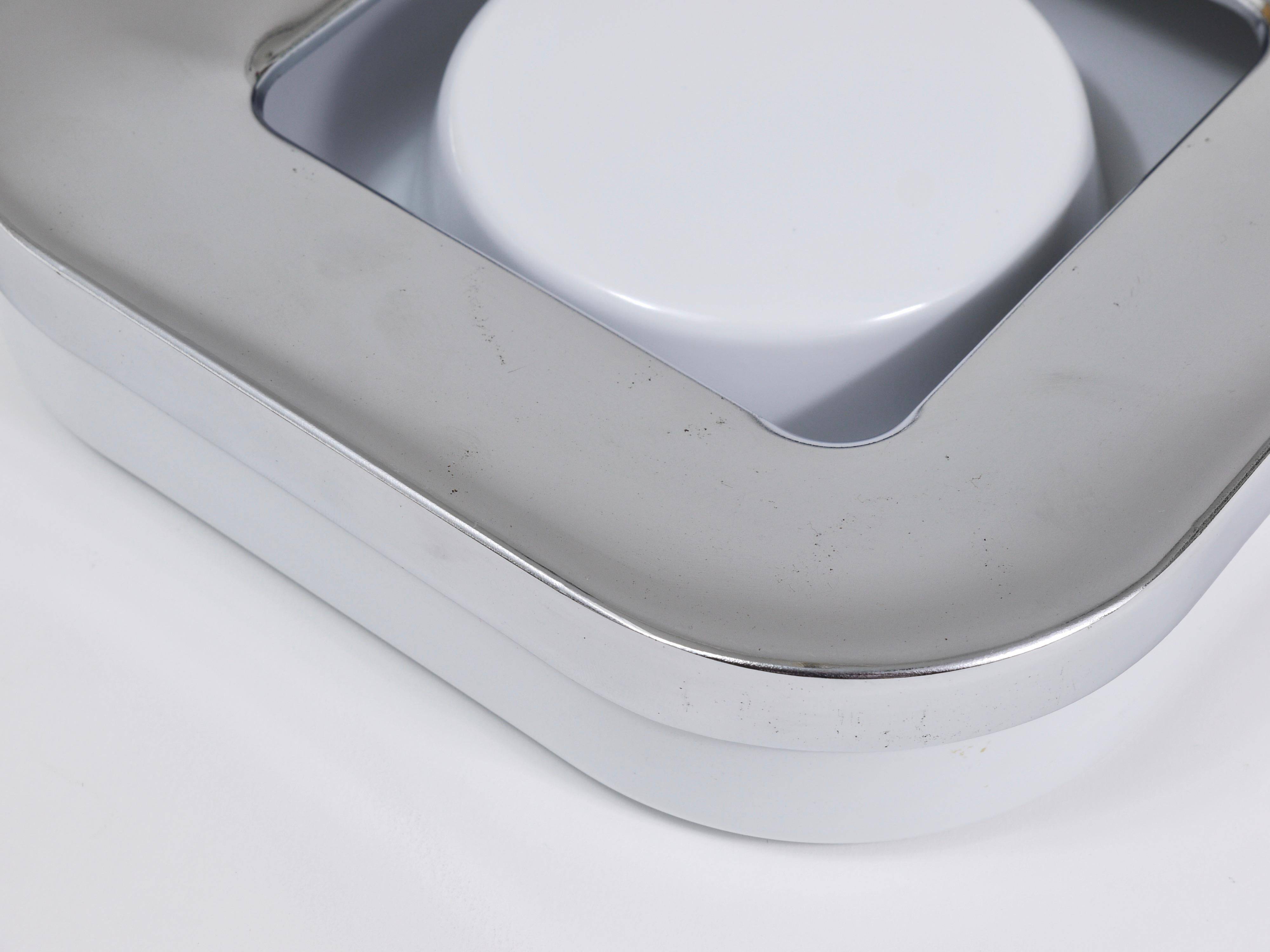 Square white ashtray Ico Parisi, chrome and melamine by Lamperti, Italy, 1970s.