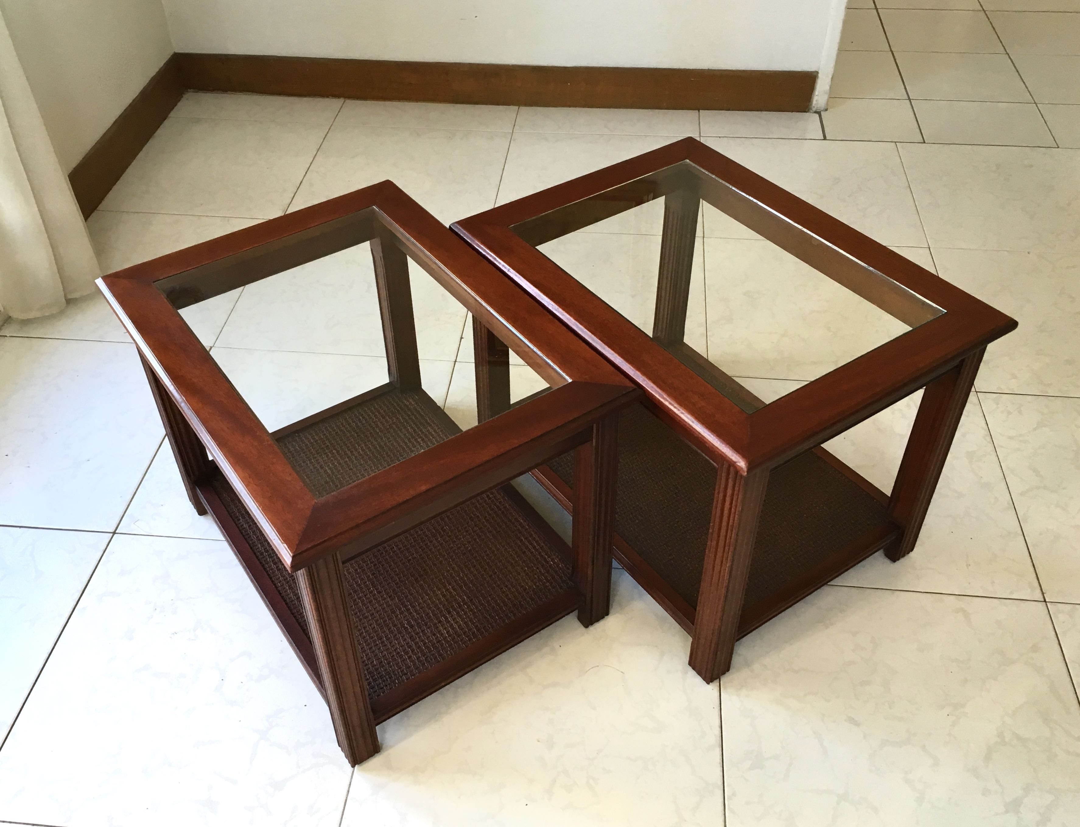 Pieces of sofa wood cannage and glass