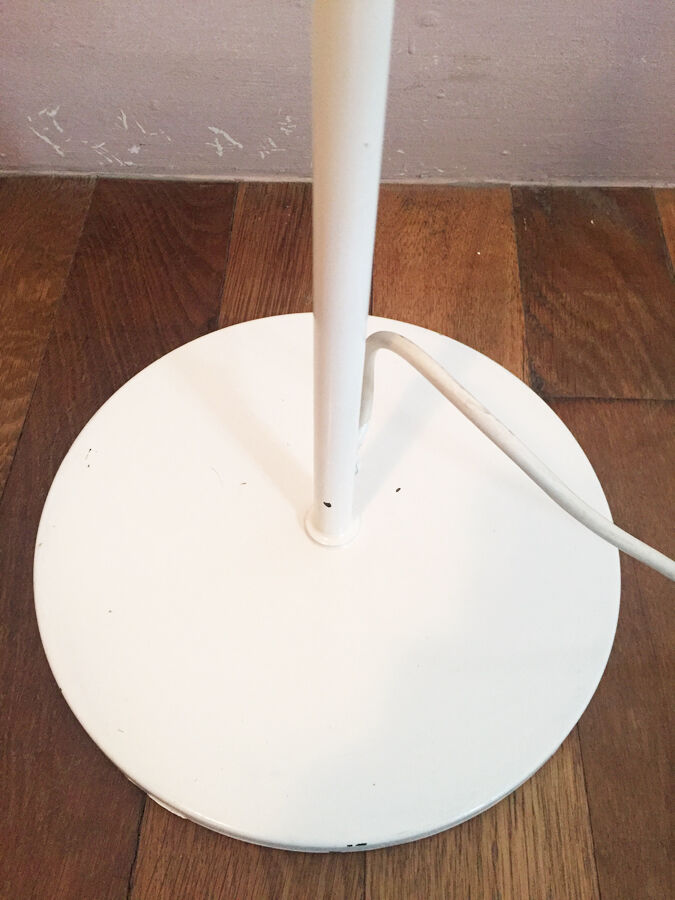 Vintage reader lamppost, 1970