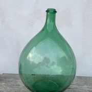 Grande dame Jeanne en verre vert