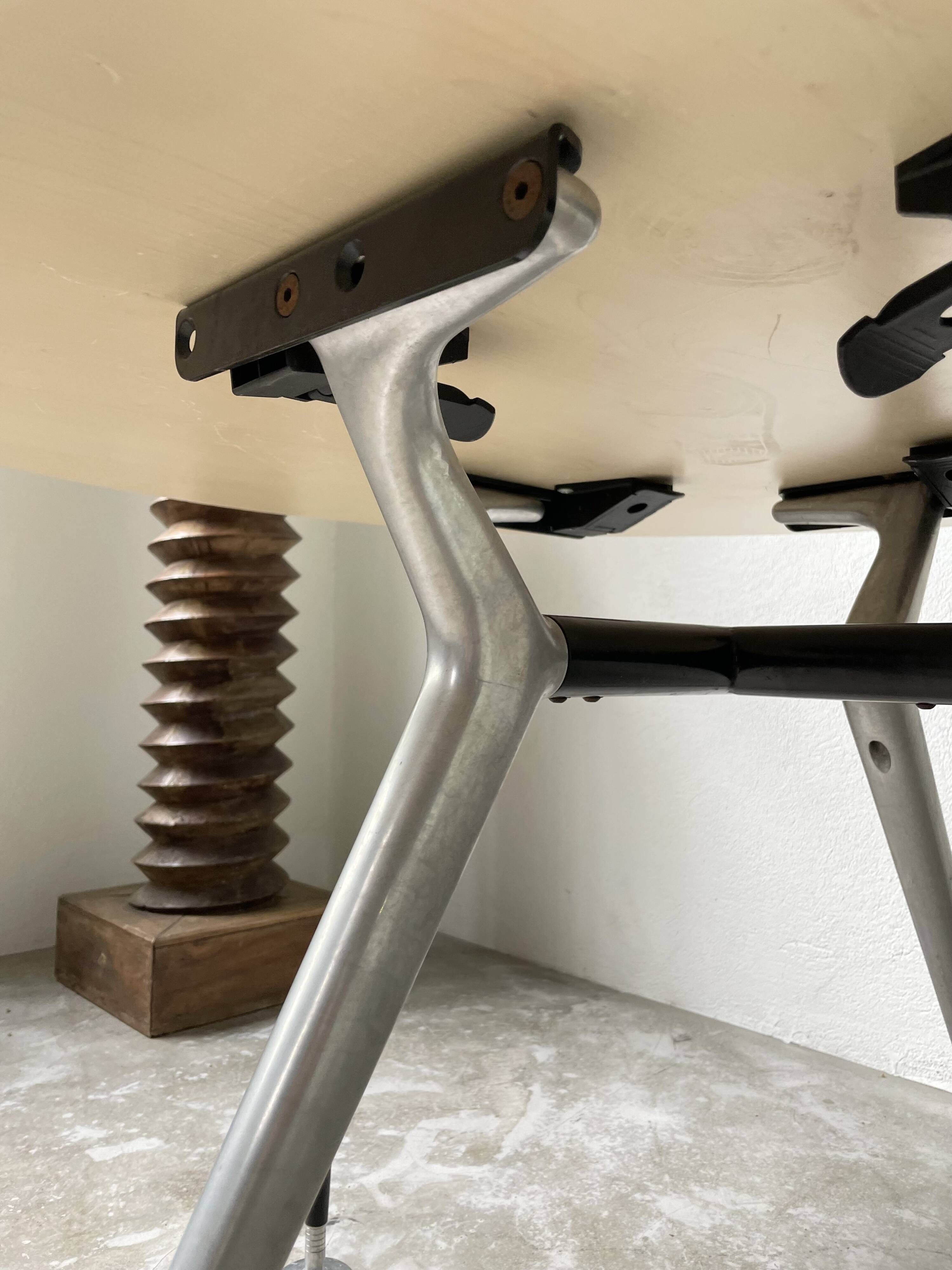 Tecno Nomos Round Table Brushed Metal