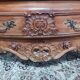 Commode Rocaille en noyer sculpté XXème