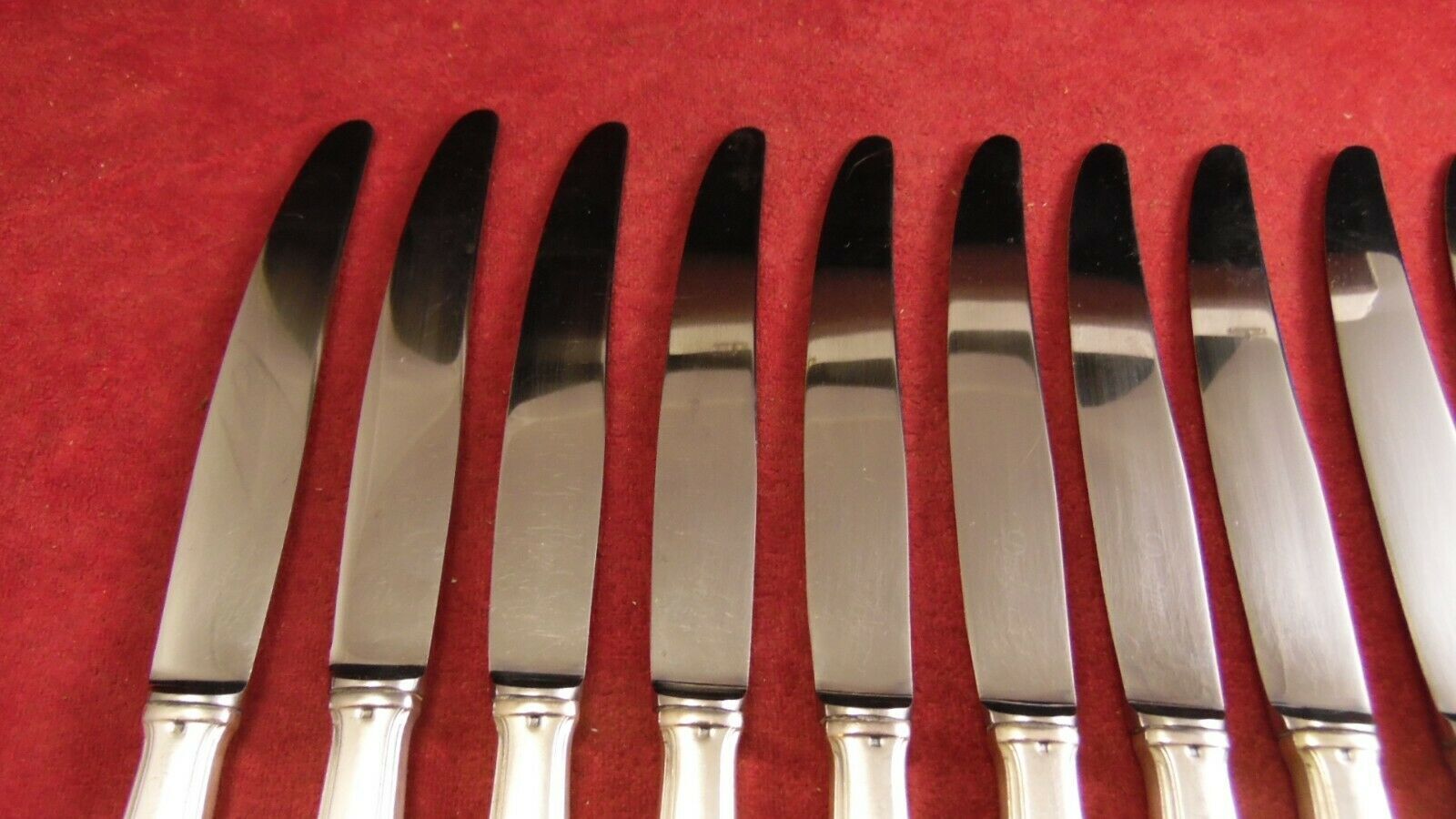 Service de 12 couteaux de table orfèvre Deetjen en écrin