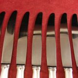 Service de 12 couteaux de table orfèvre Deetjen en écrin