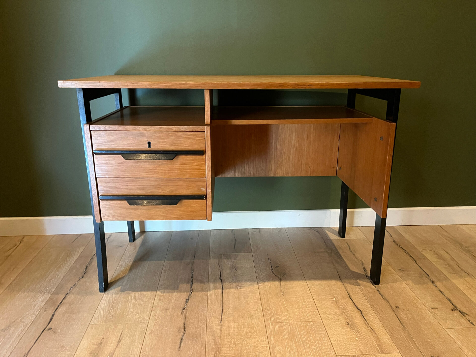 Bureau moderniste bois