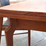 Table d'inspiration scandinave