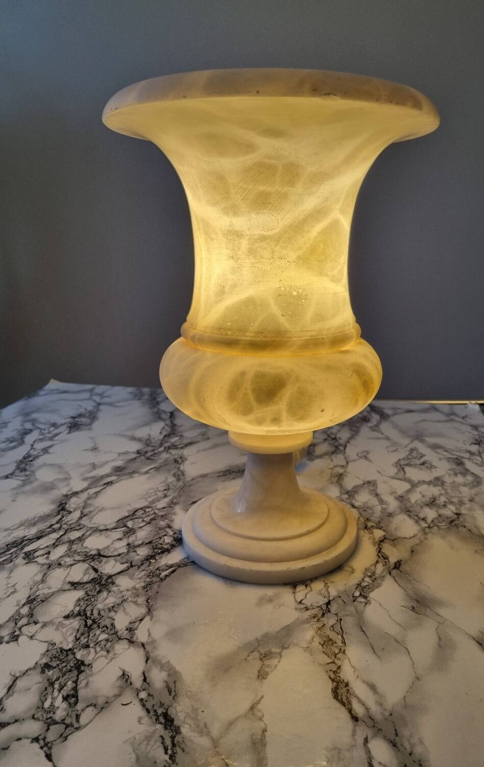 Lampe a poser en albâtre vintage