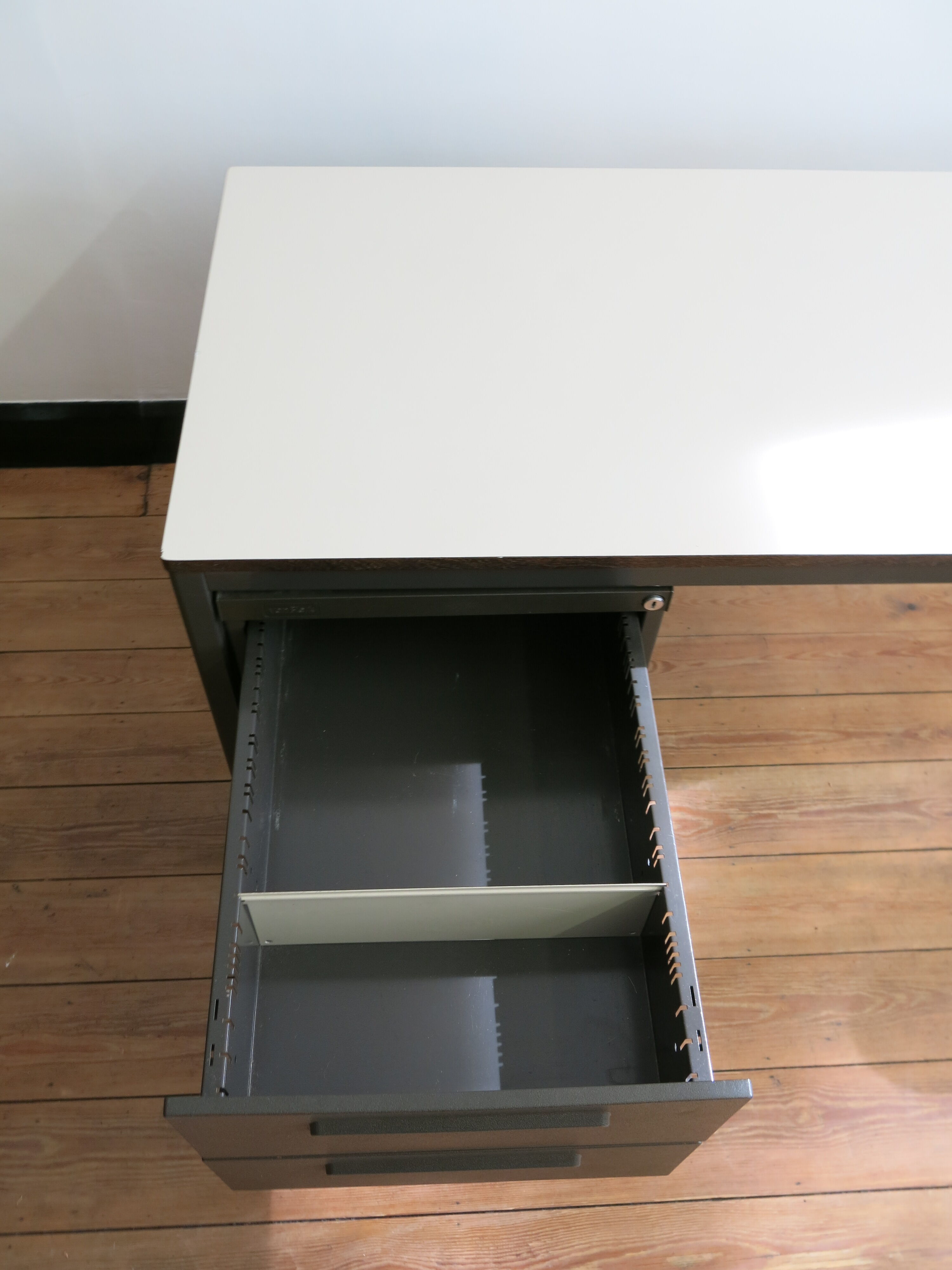 Van Blerk industrial office in steel and formica