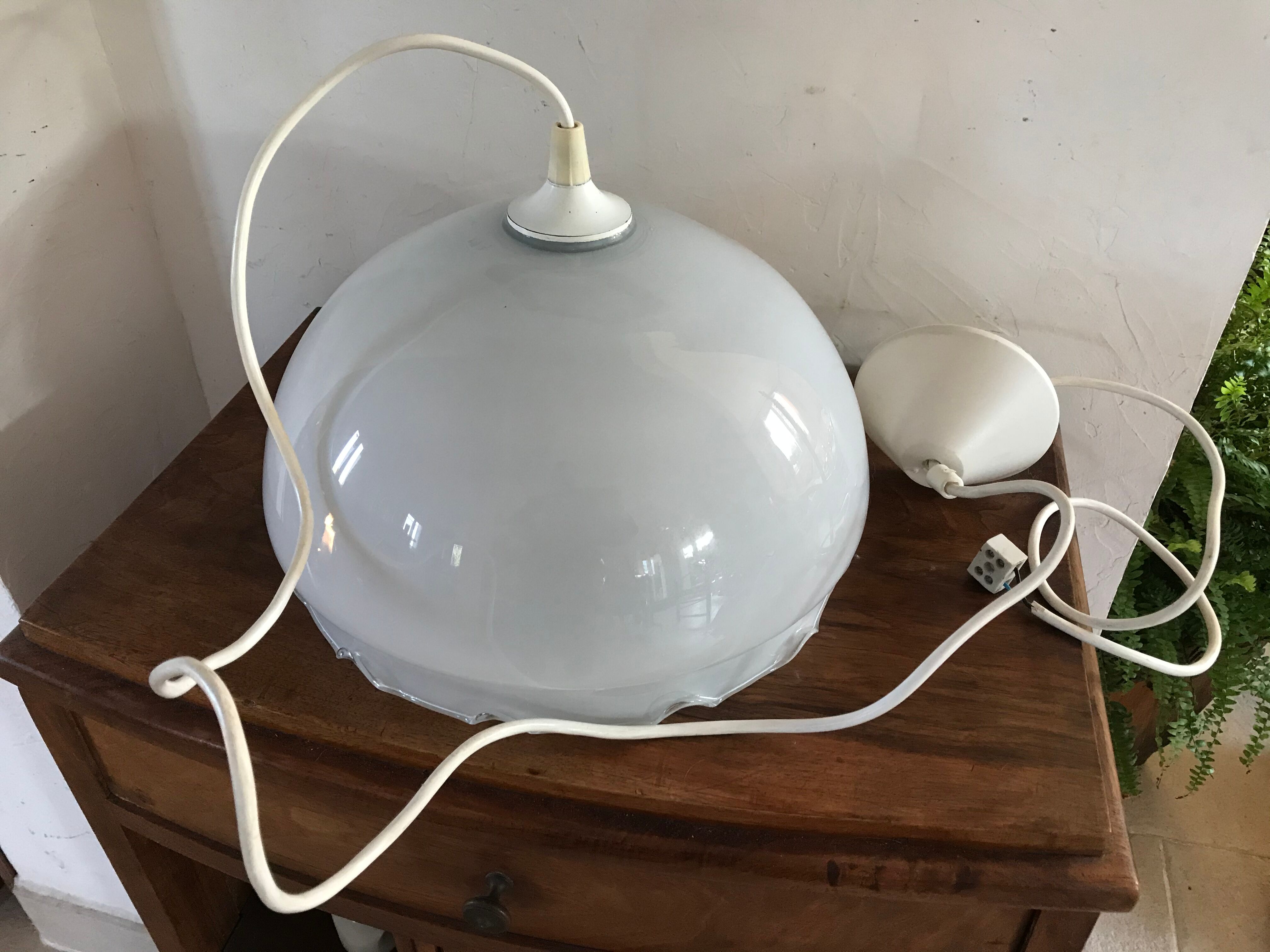 Plafonnier en verre  70’s