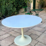 Tulip table