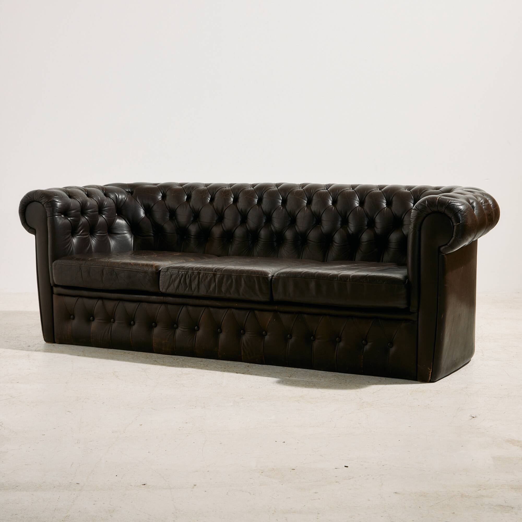Chesterfield-style leather sofa set, set of 3
