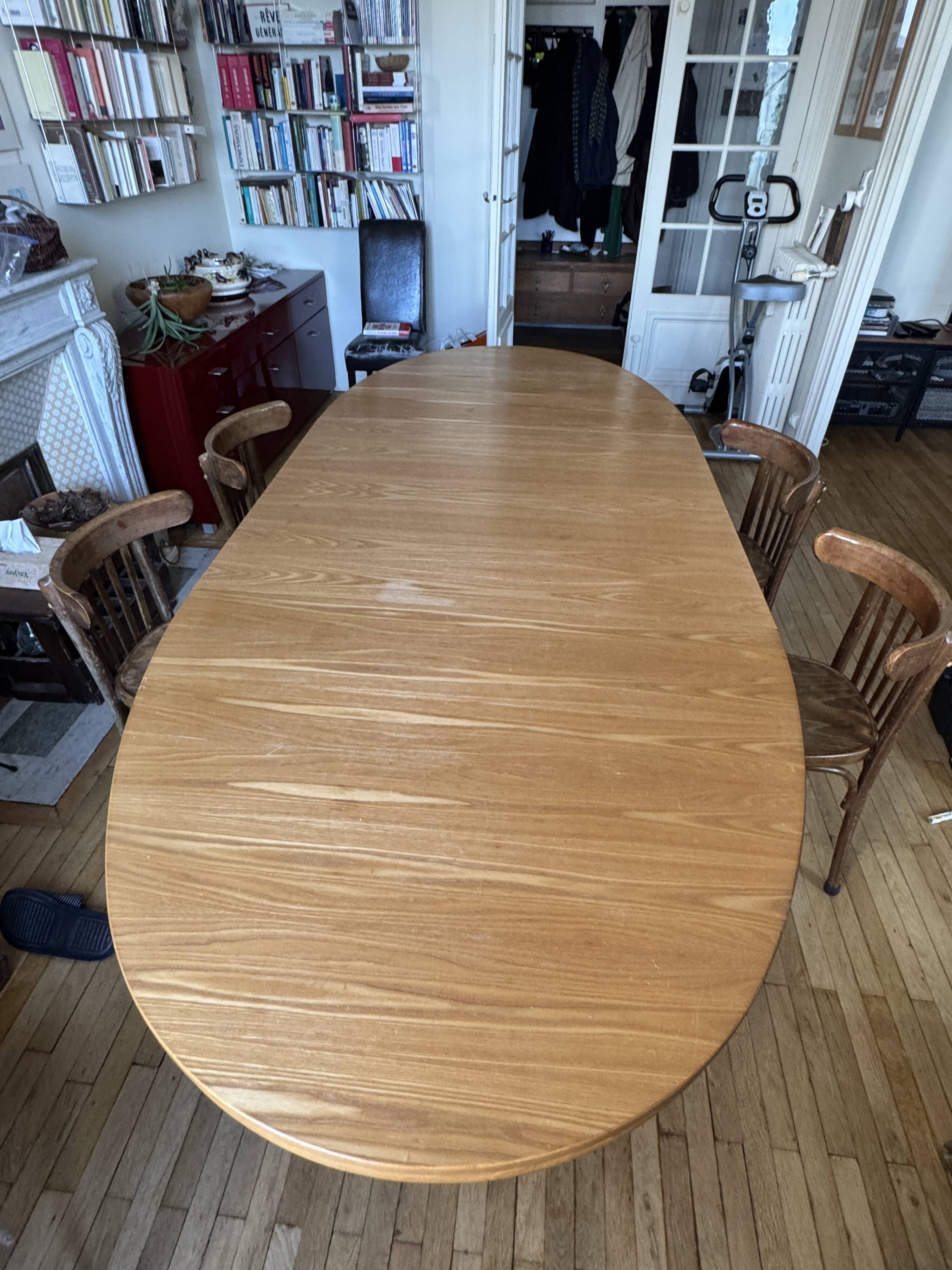 Baumann extendable oval Scandinavian table