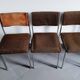 Cinq chaises en métal chromé et tissu chiné
