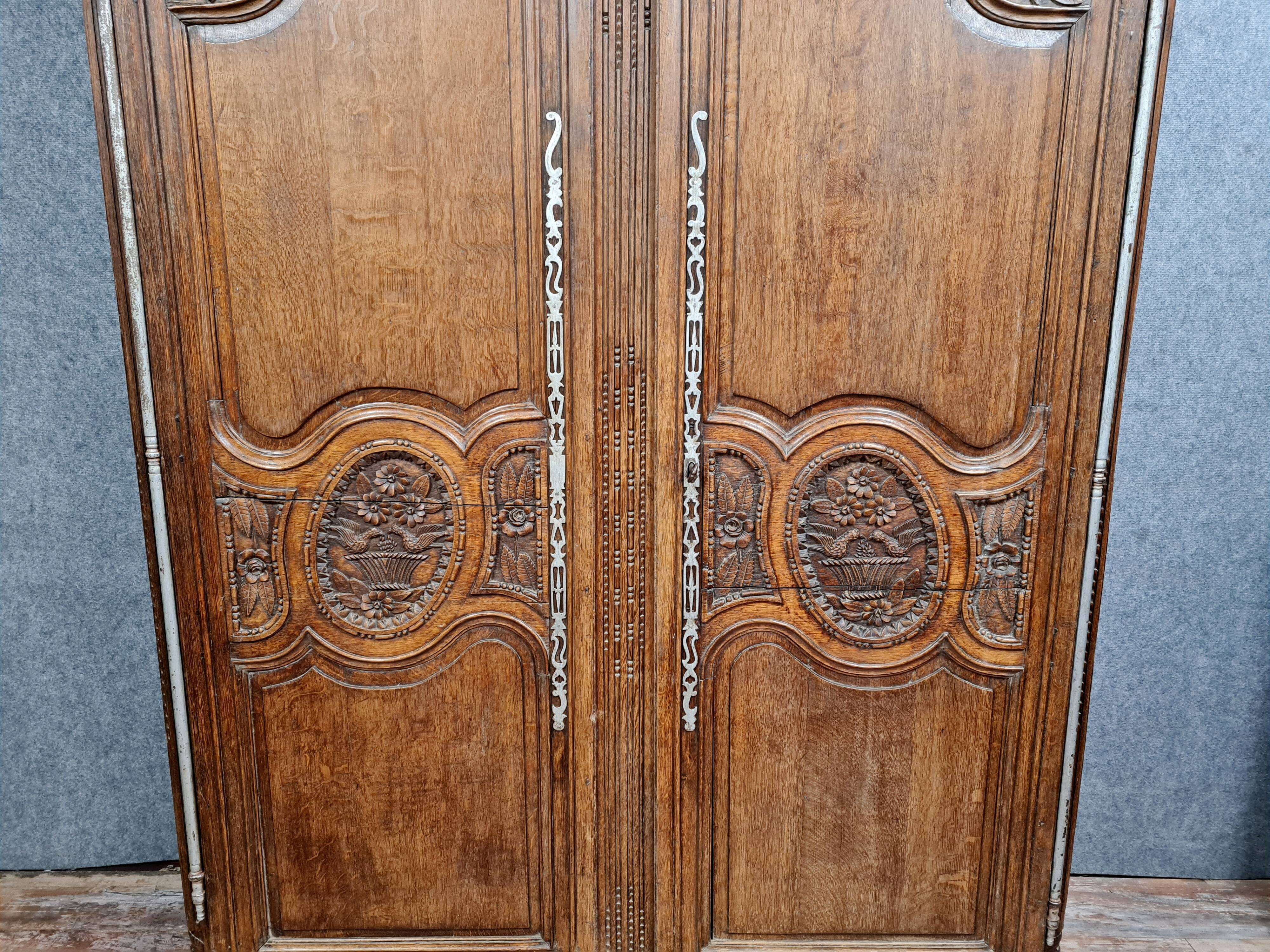 Armoire de mariage Normande de Vire en chêne maillé dit merrain époque