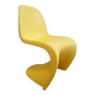 Verner Panton by chair