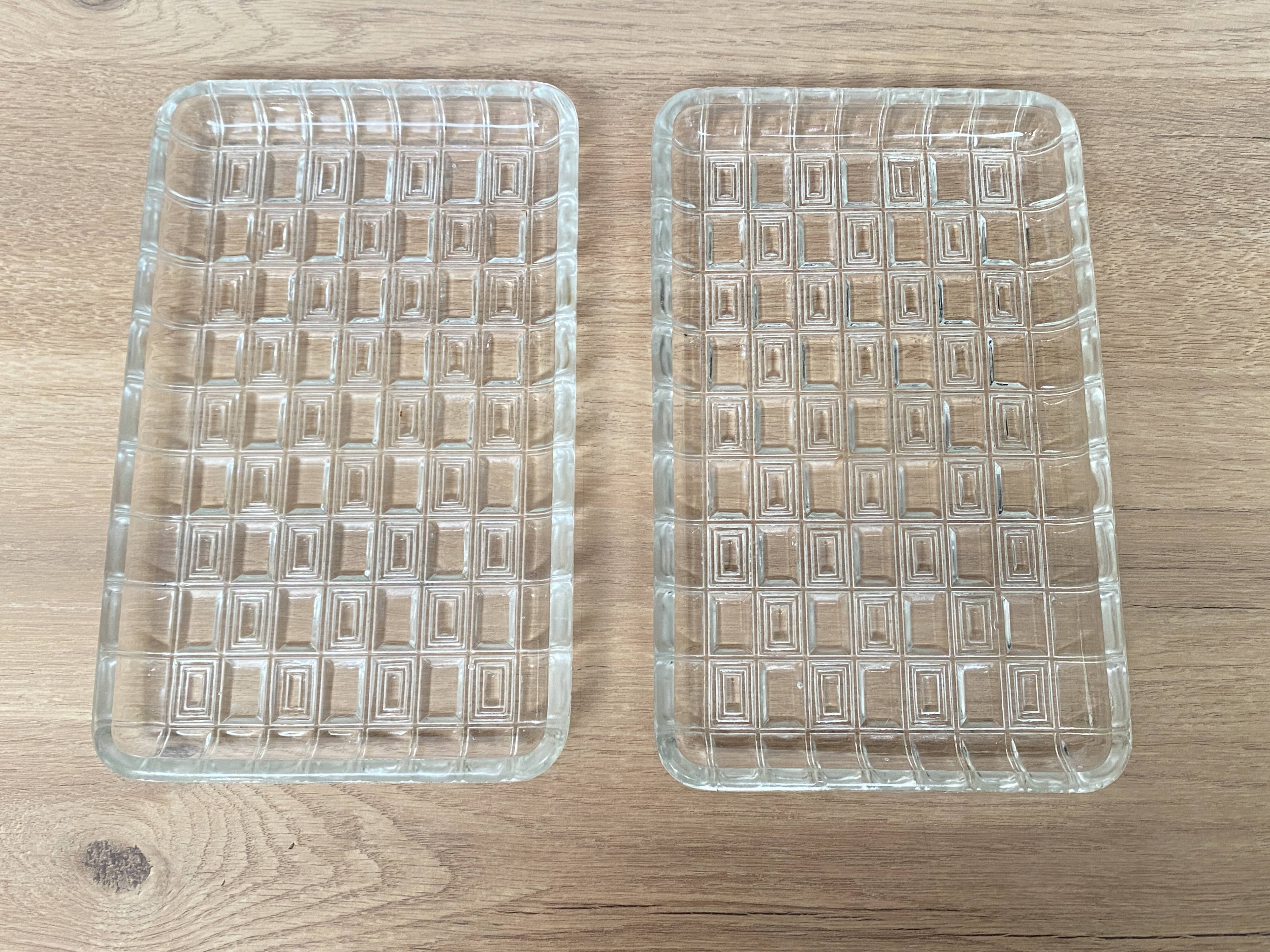 Set of 2 small molded glass presentation dishes