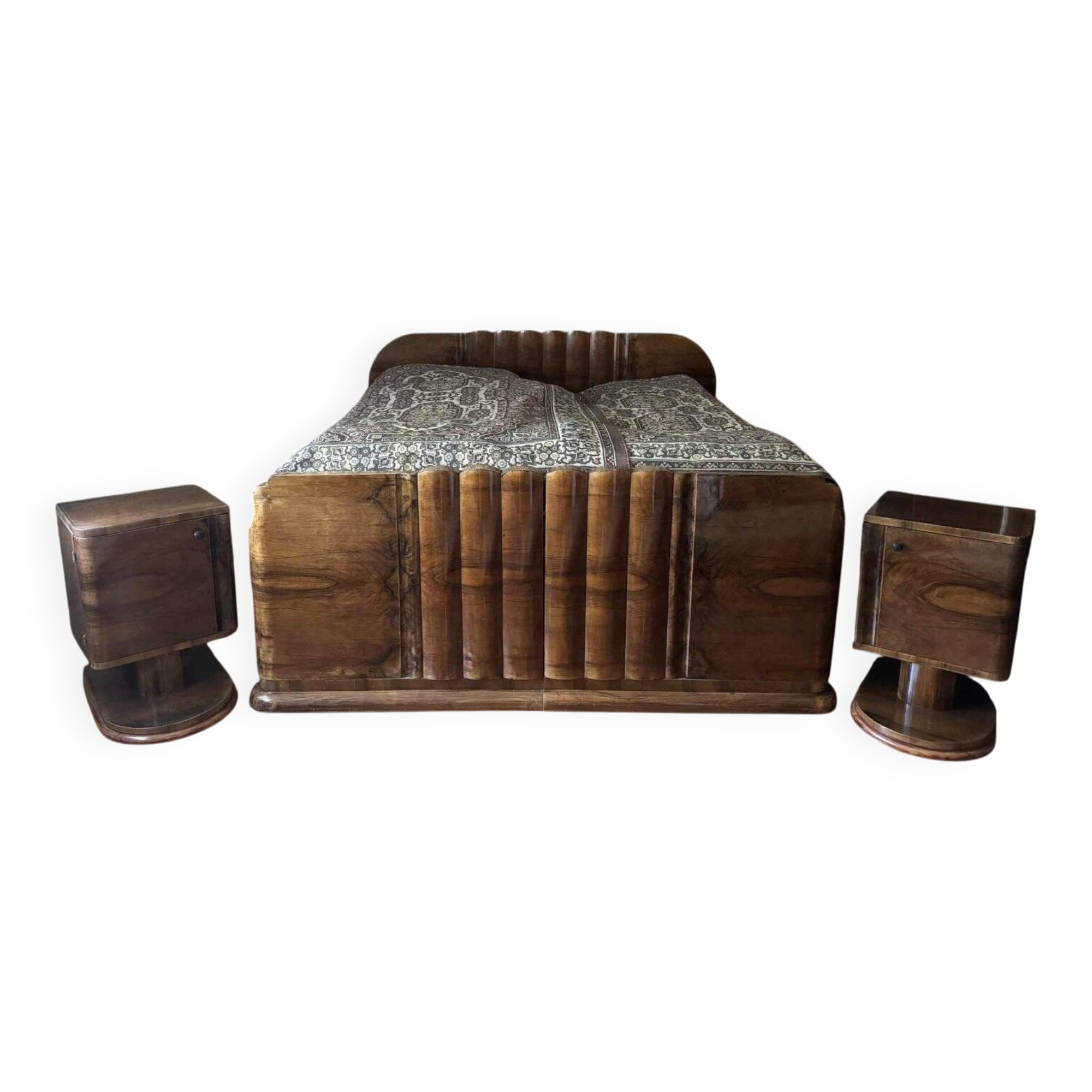 Art Deco bedroom set in walnut veneer, 1930s, set of 3