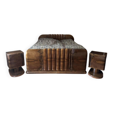 Ensemble de chambre Art Déco en placage de noyer, années 1930, lot de 3