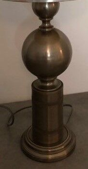 Lamp  of the 70s metal foot lampshade surrounded by three metal blades