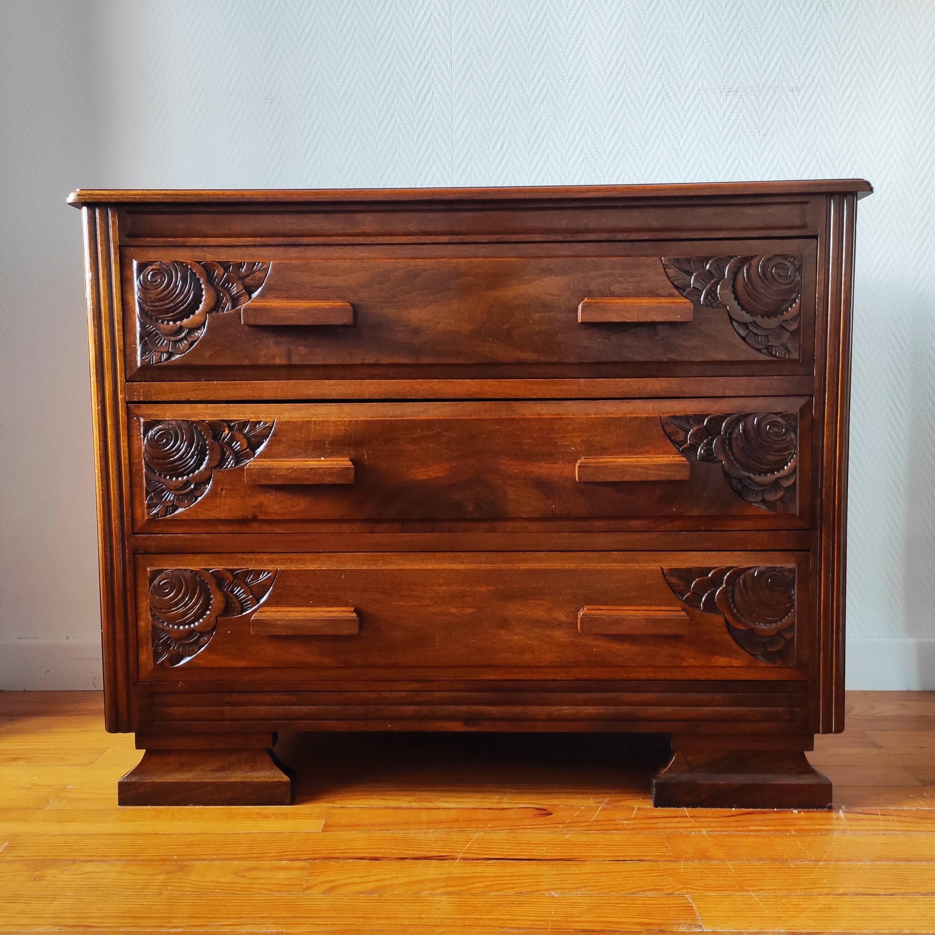 Commode Art Déco en noyer massif