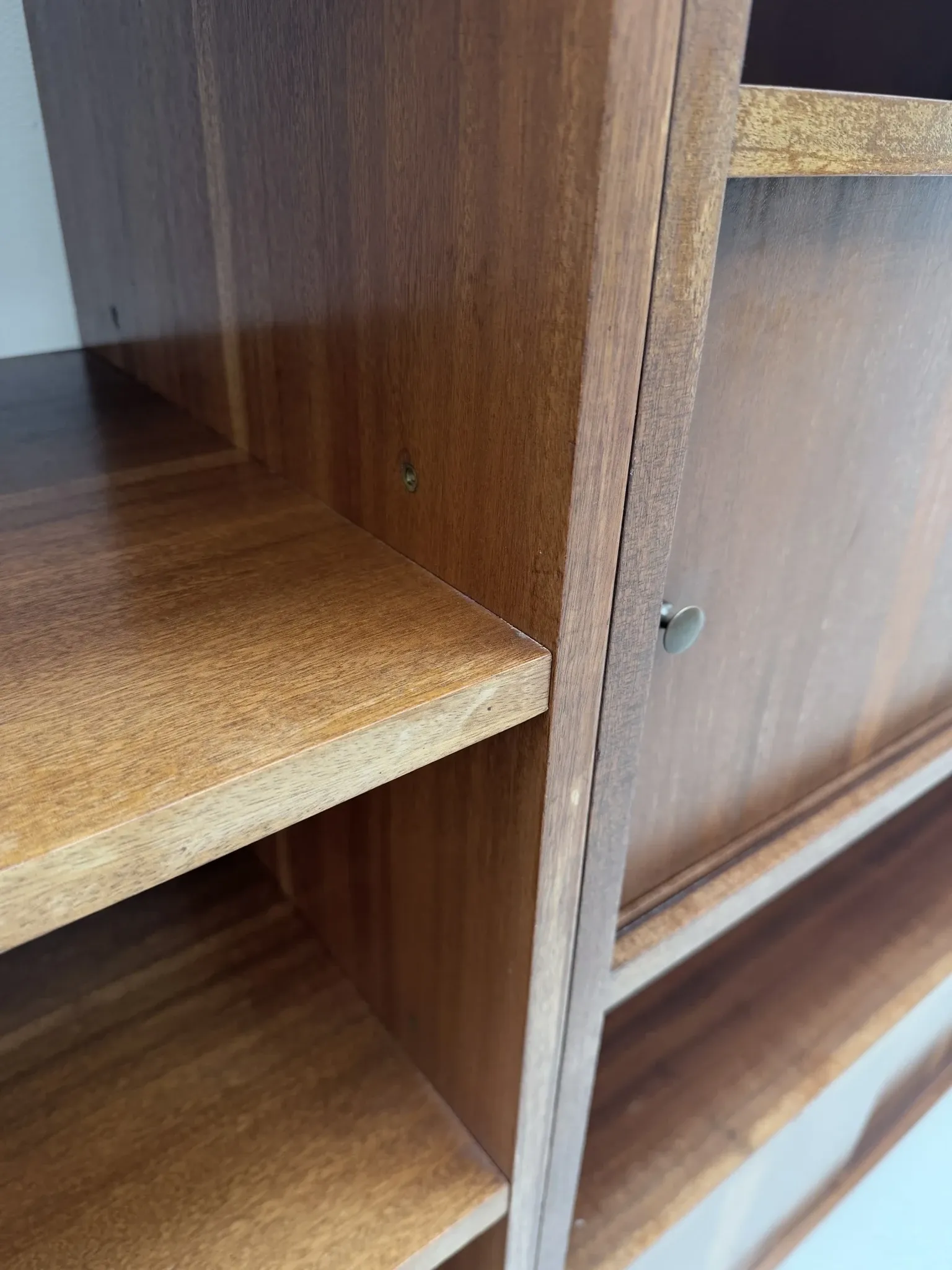 Scandinavian style bookshelf in teak and brass, 1950.