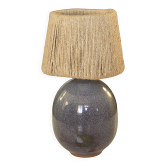 Lampe en céramique signée, abat-jour en corde