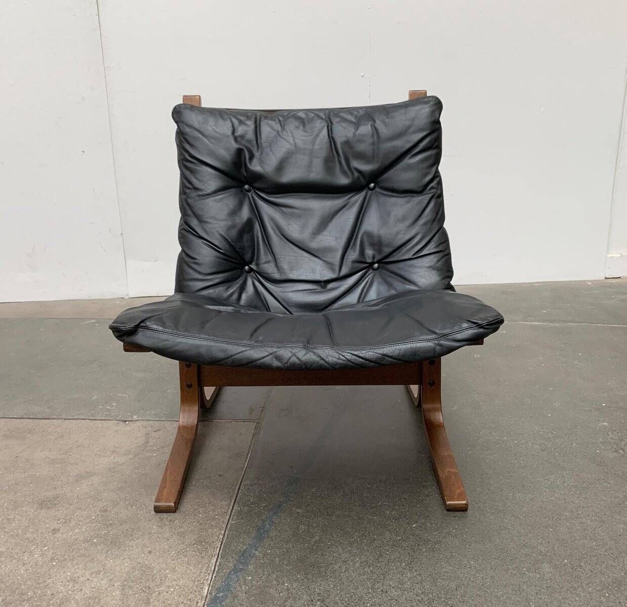 Set of 3 Norwegian Mi-Century Style Siesta Lounge Chairs and Glass Side Table by Ingmar Relling for Westnofa