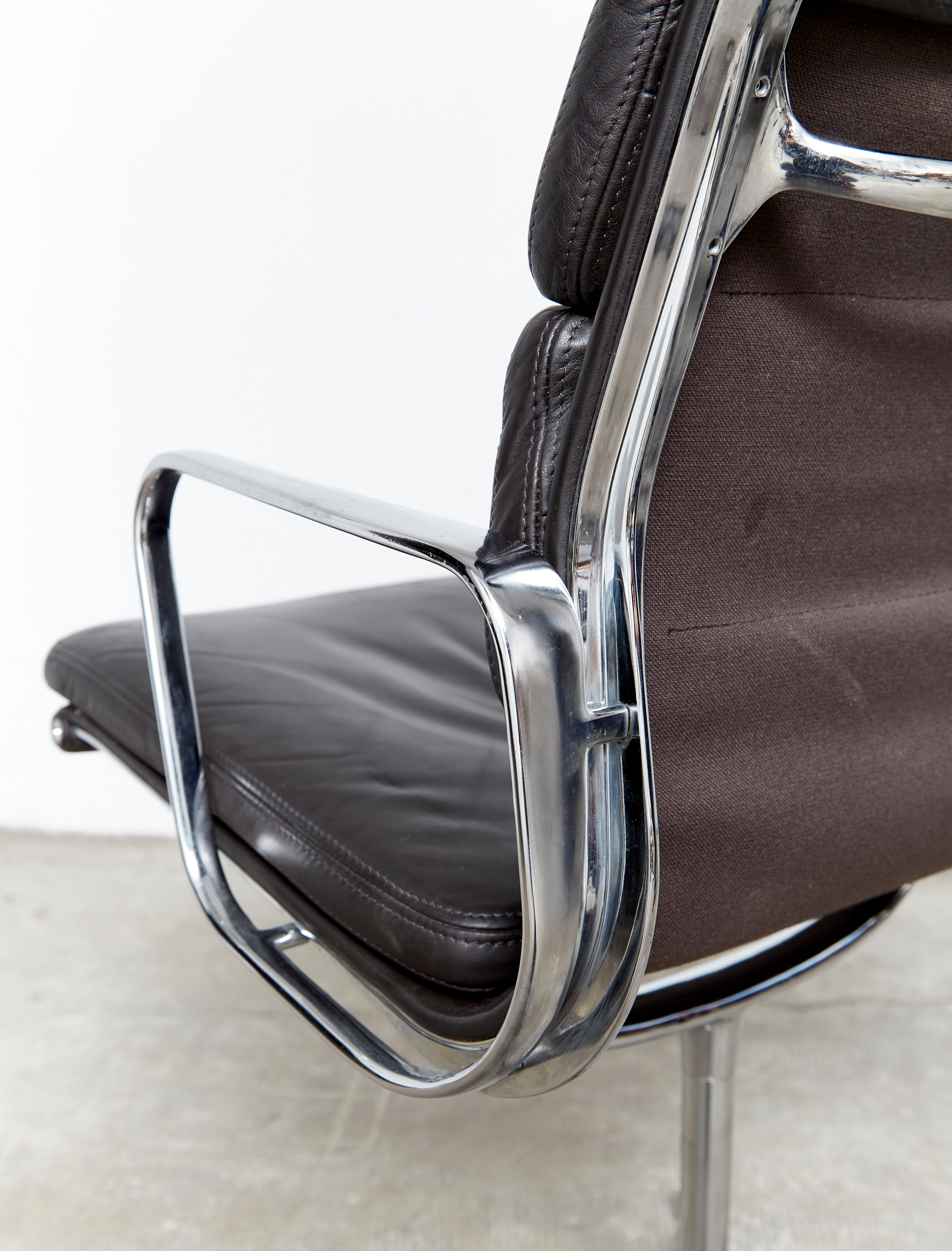 Charles & Ray Eames Soft Pad Chair EA 207 for Herman Miller