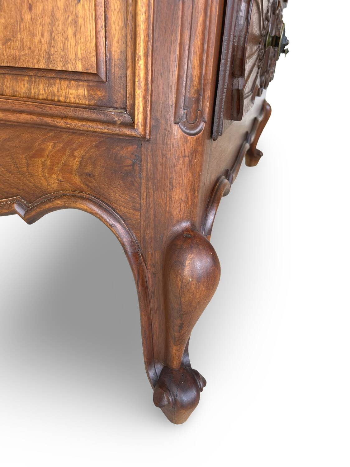 Une commode au design renaissance spectaculaire, de la ville de Turin.