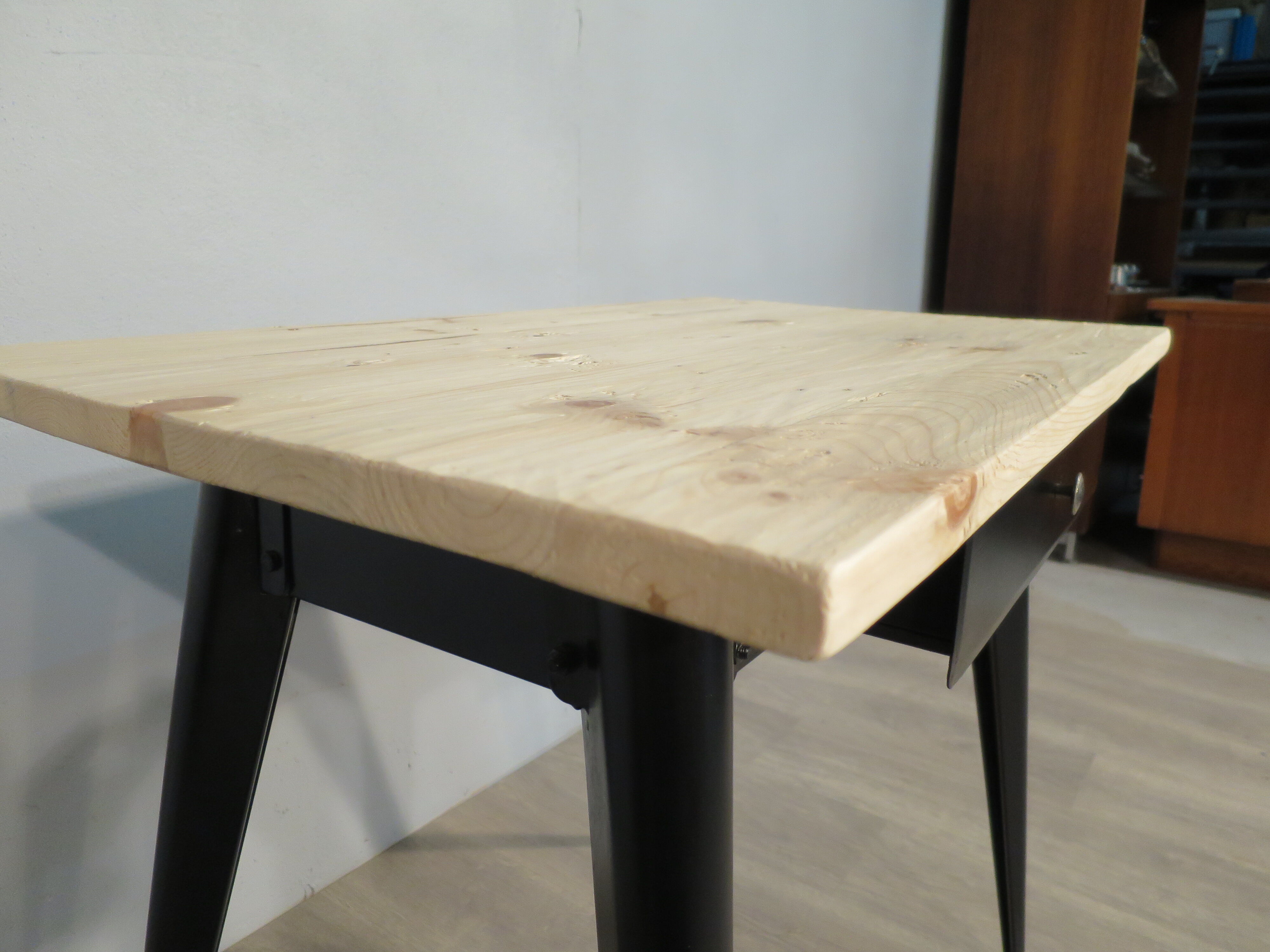 Table Tolix T55 by Xavier Pauchard