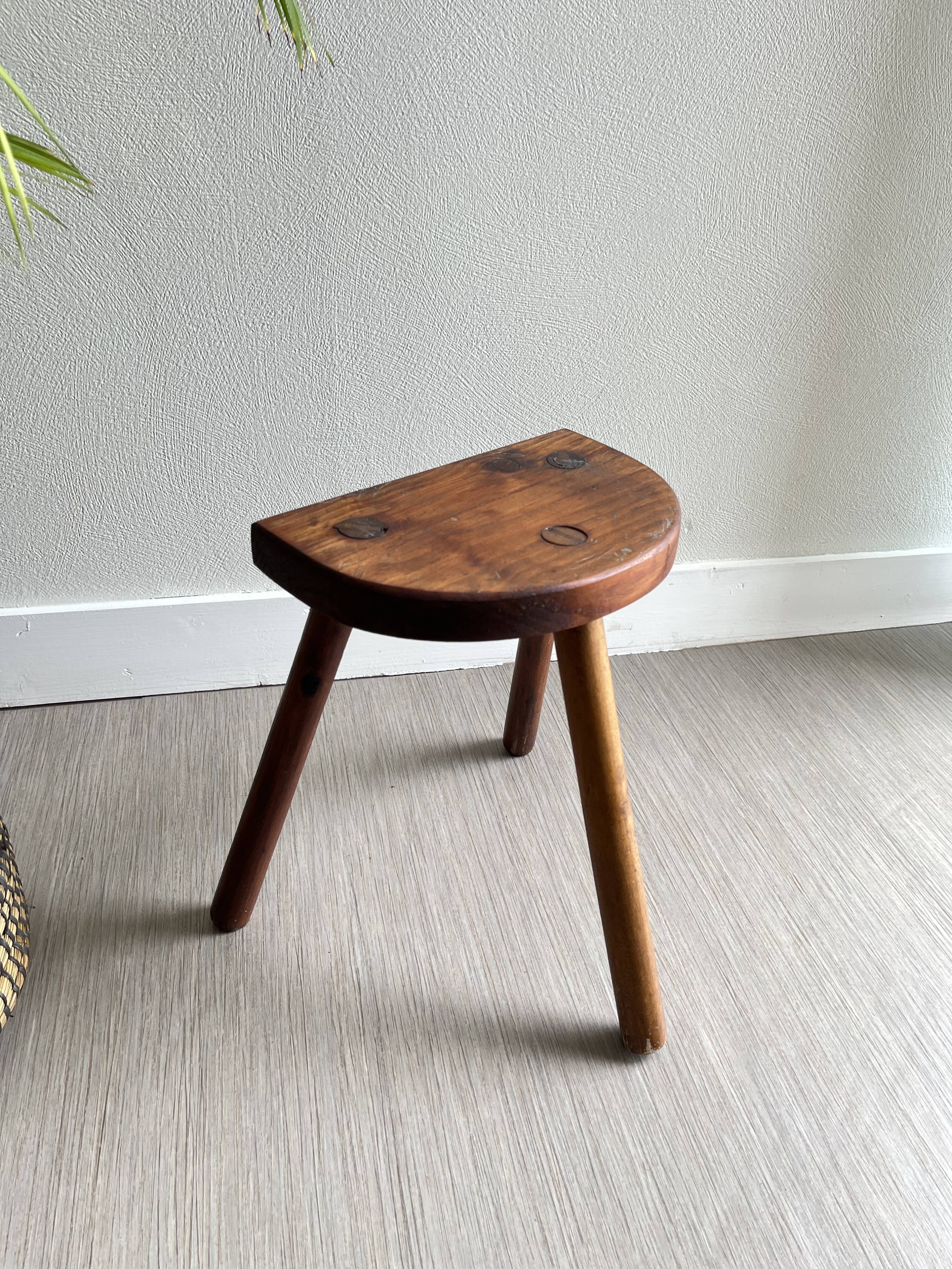 Tabouret tripode bois
